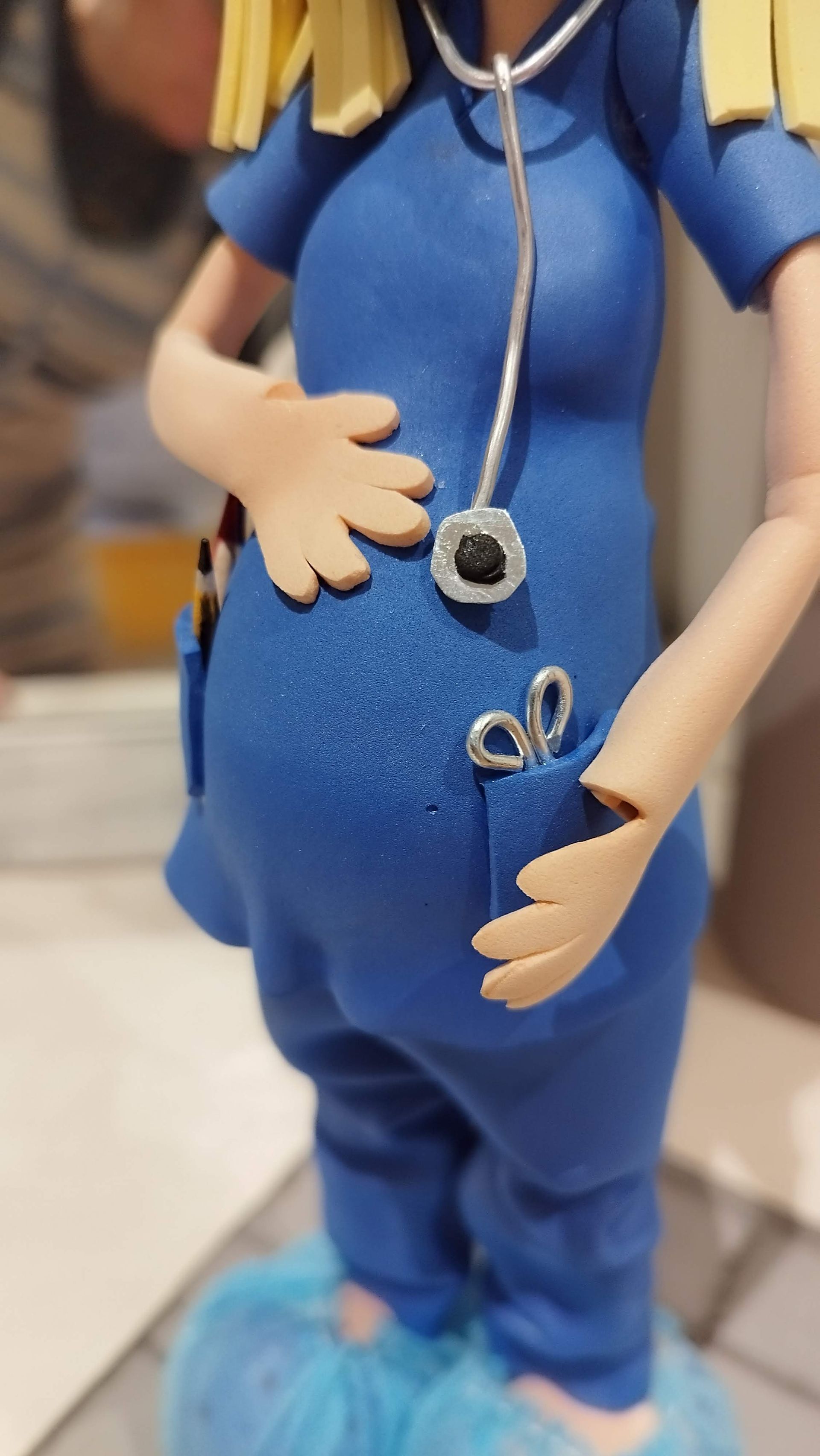 fofucha cirujana embarazada, fofuchas personalizadas, fofucha personalizada cirujana,fofucha personalizada