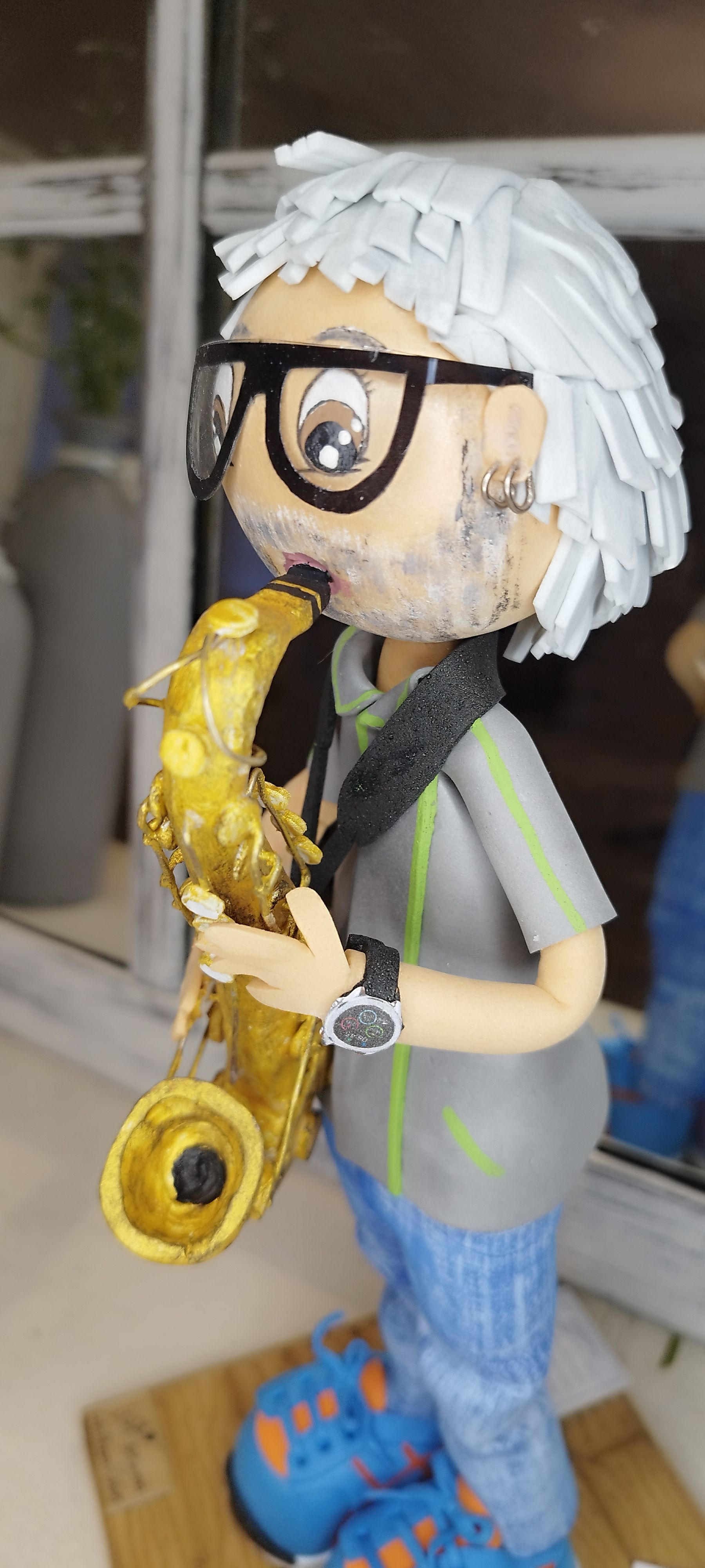 fofuchas personalizadas
fofucha personalizada
focucha tocando el saxo
fofucha saxofon
fofucha con vestido de noche, fofuchas personalizadas,
fofucha personalizada