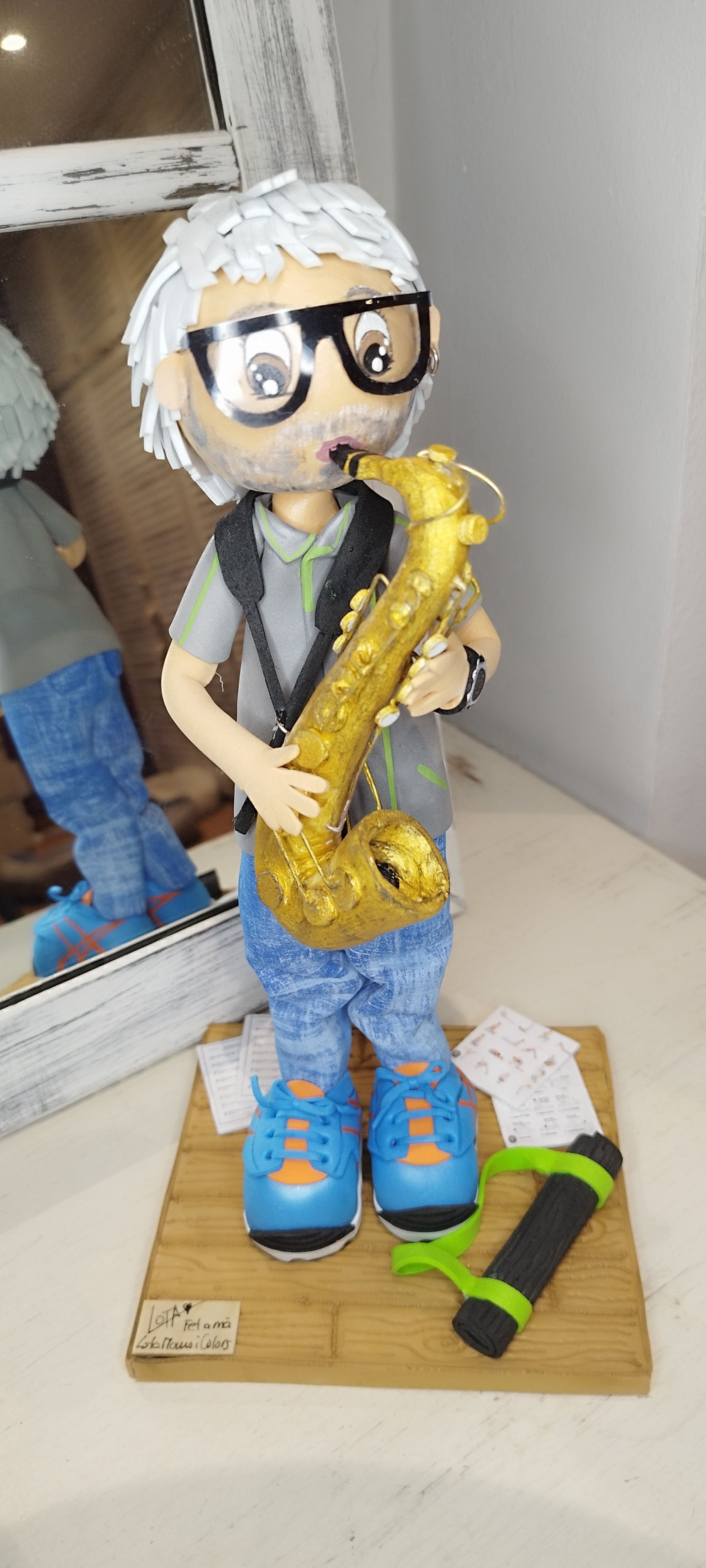 fofuchas personalizadas
fofucha personalizada
focucha tocando el saxo
fofucha saxofon