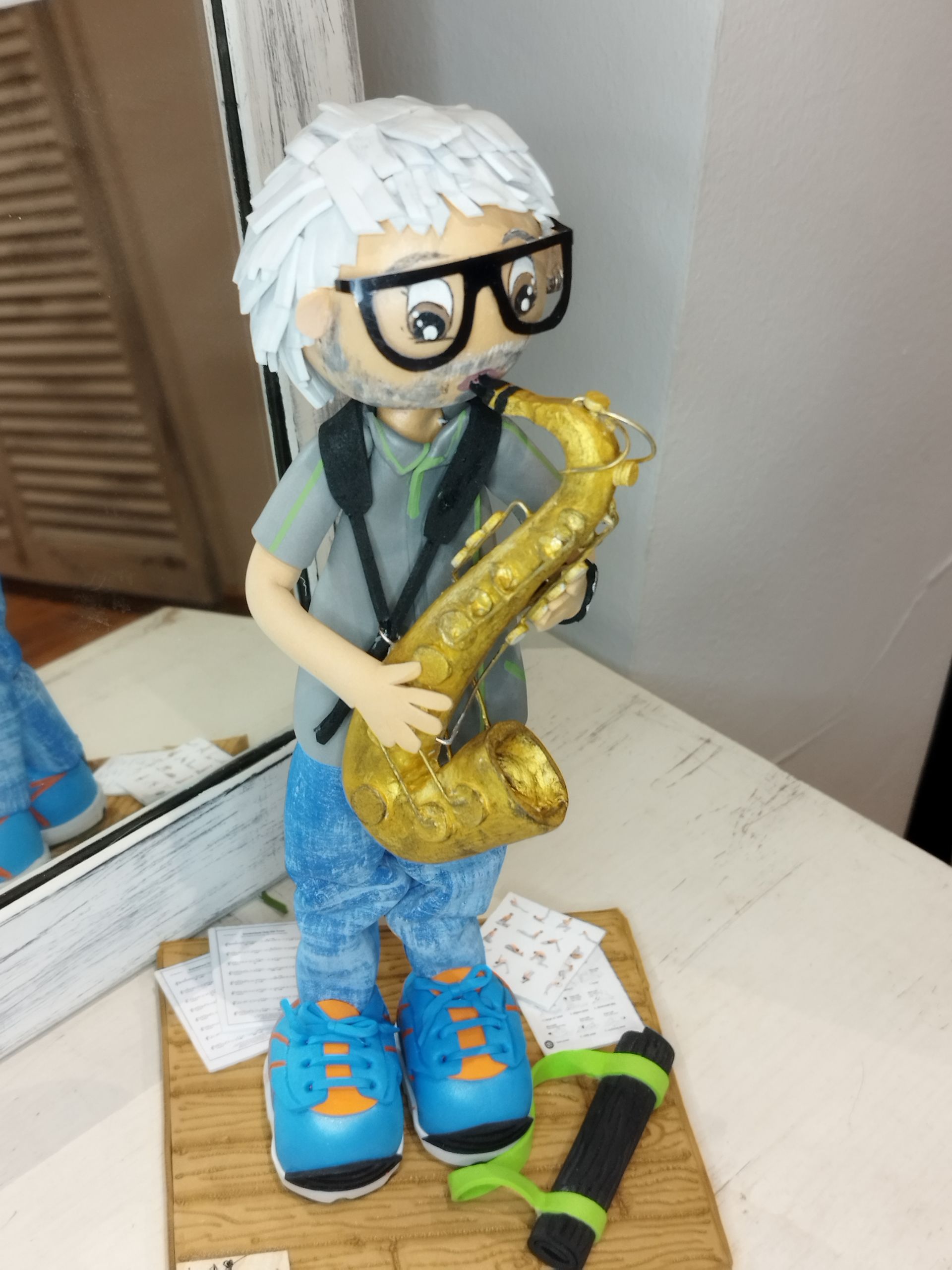 fofucha personalizada, fofuchas personalizadas, fofucha tocando el saxo