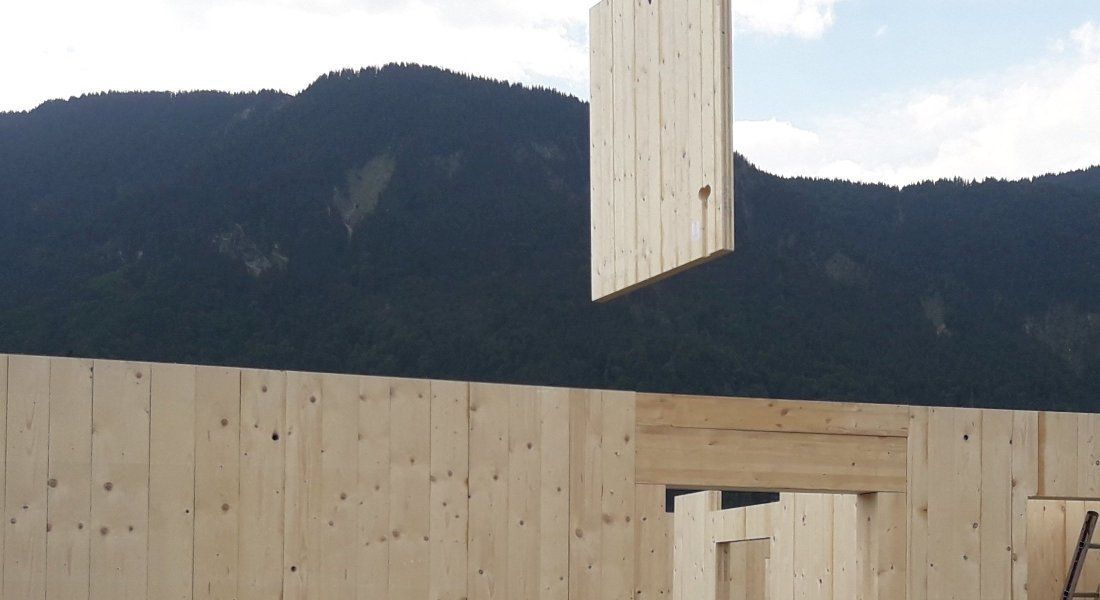 Einfamilienhaus aus Massivholzbrettern