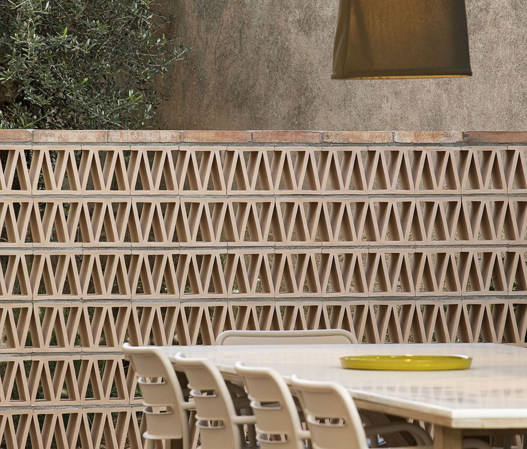 archi.cotto used to make a wall in this restaurant