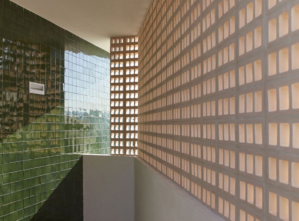 Archi.cotto used on a balcony to make a wall with lots of holes in it