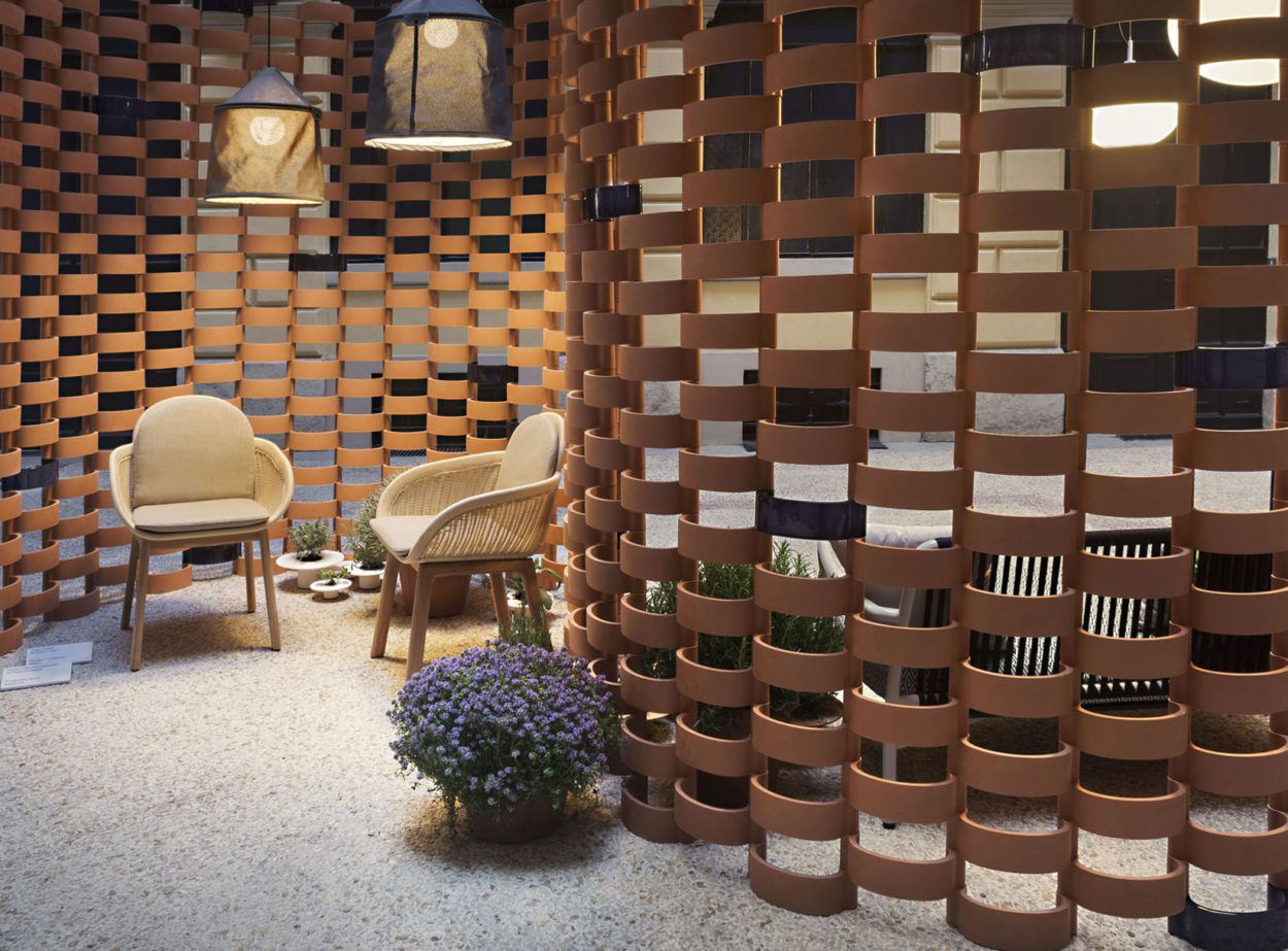 Archi.cotto used to make a wall outside