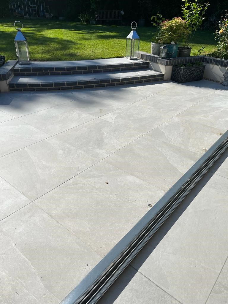 Gris Greystone 90x90 floor tile used as a patio tile