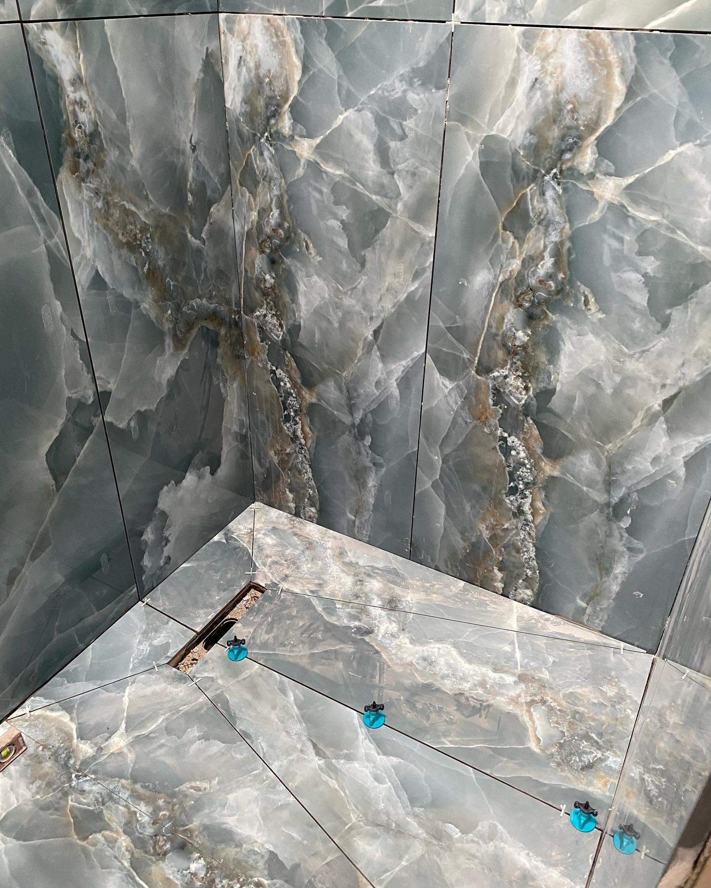 Marble azul shower uncompelted