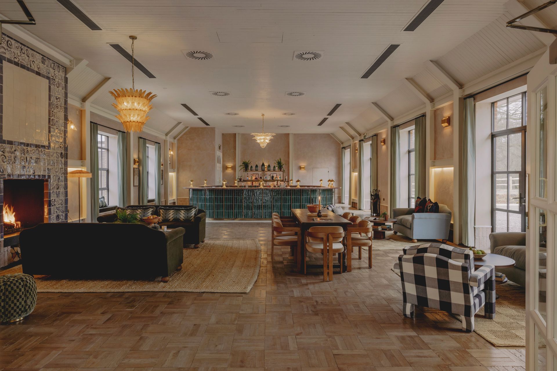 social area in the golf lodge that has terraporca floor tiles