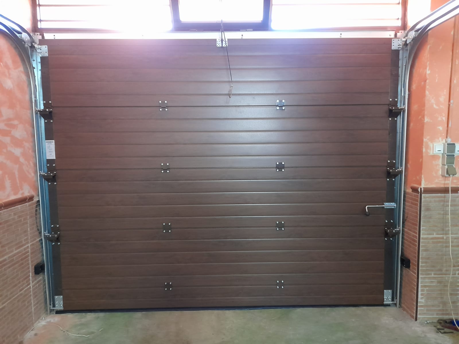 MOTORES, PUERTAS CORREDERAS Y SECCIONALES