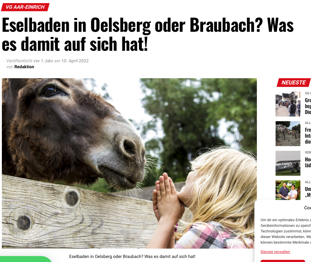 Vier langohrige Esel warten auf die Teilnehmer und nehmen sie ein Stück weit in ihre Welt auf. Esel sind sehr intelligente Tiere und Begegnungen zwischen Kindern und Jugendliche sowie den Eseln sind immer spannend und verschafft den Heranwachsenden oftmals völlig neue Eindrücke. Eselbaden? Genau. Mitten drin bei den Tieren einen Tag verbringen.