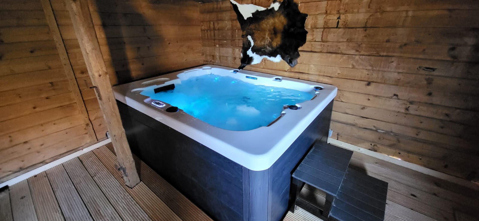 D&B staycation Whirlpool