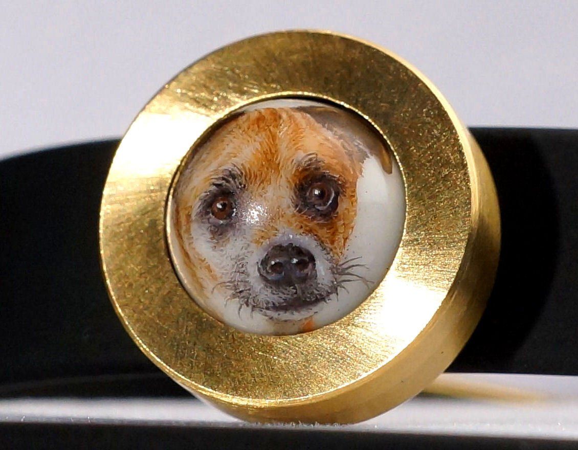 Malerei Hundeportrait handgemalt auf Porzellan