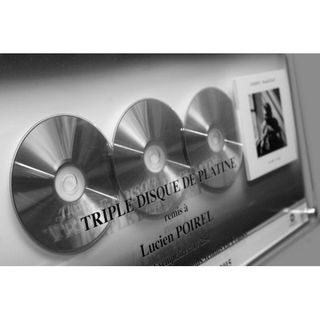 Johnny HALLYDAY - Triple disque de platine  Johnny HALLYDAY - Triple disque de platine