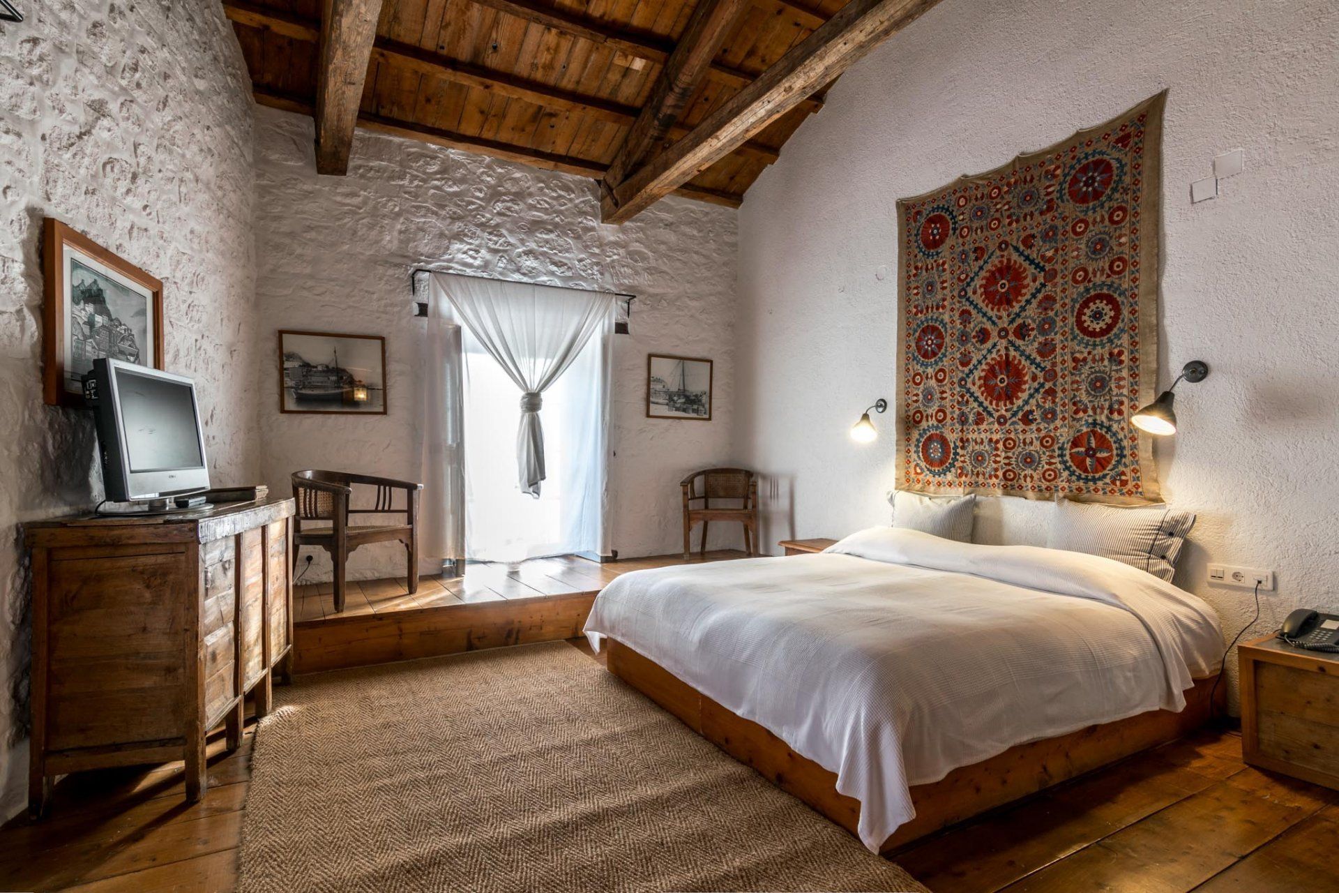 Bratsera Hotel - Hydra hotels, accommodation on Hydra Island Greece.