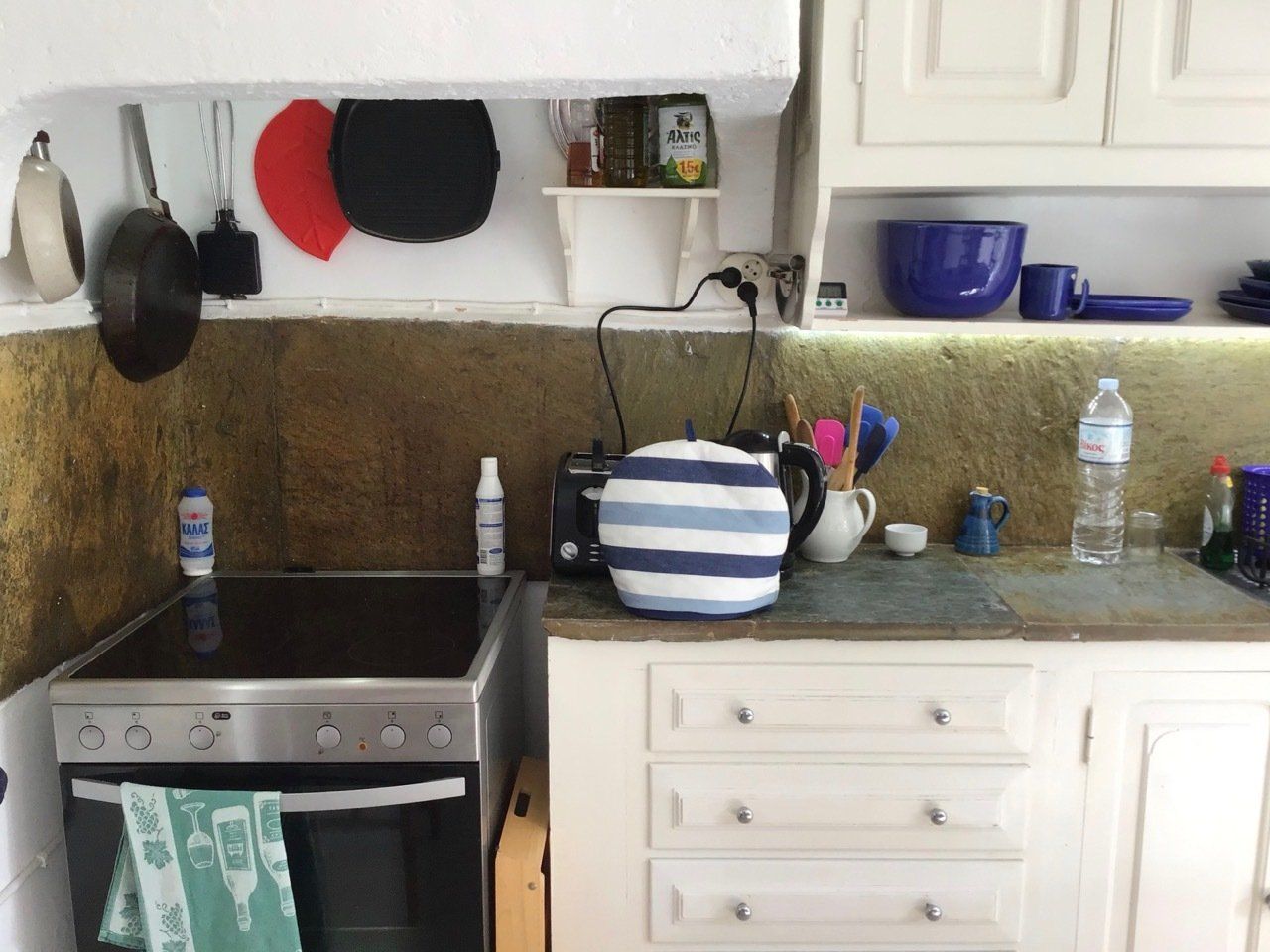 Lemon Tree House, Hydra houses, holiday rentals, holiday house rentals on Hydra Island Greece.