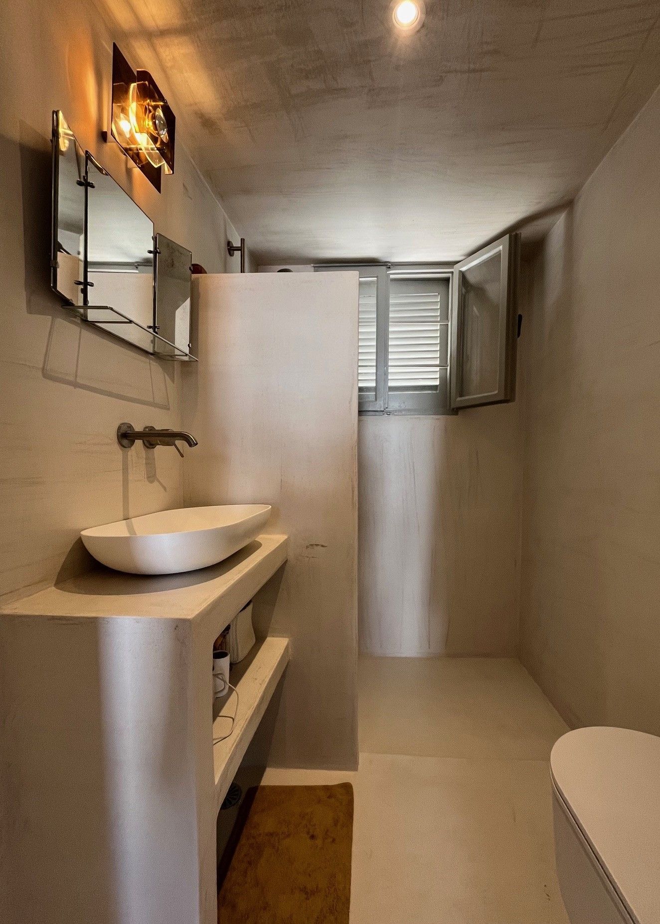 Analypsi House for holiday rentals on Hydra Island Greece. Perfect countryside house for a couple to enjoy wonderful scenery and views.