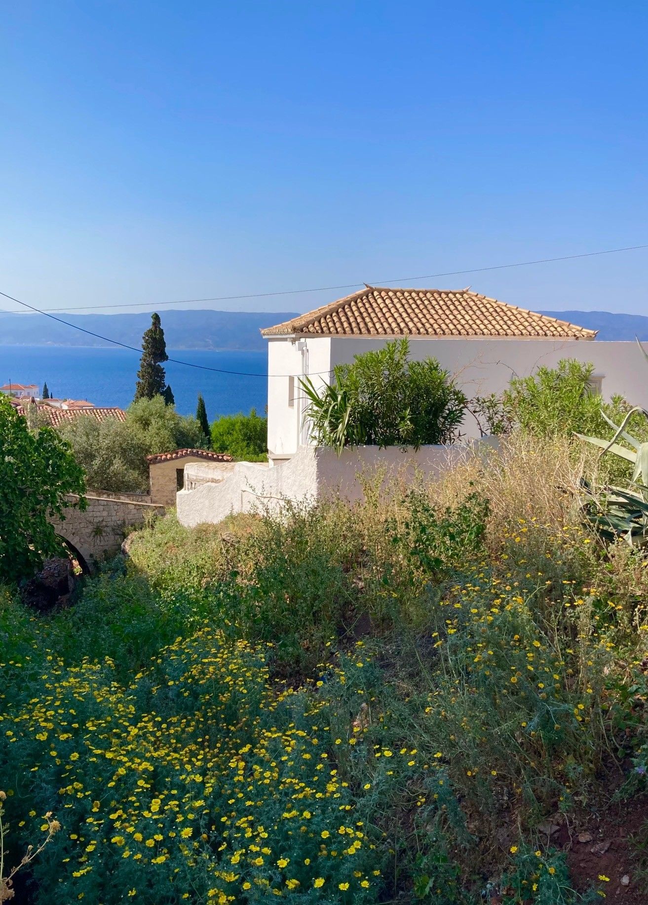 Analypsi House for holiday rentals on Hydra Island Greece. Perfect countryside house for a couple to enjoy wonderful scenery and views.