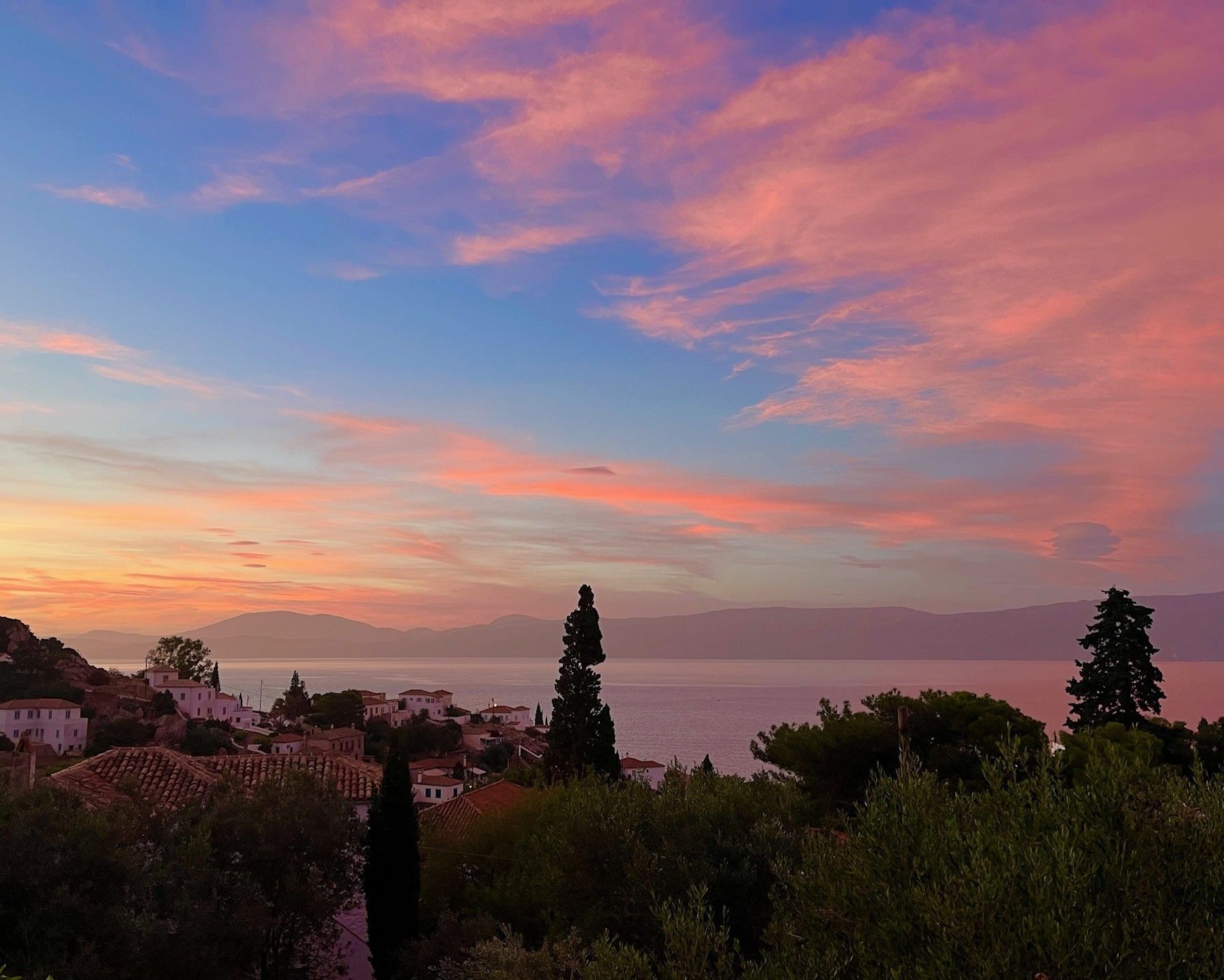 Analypsi House for holiday rentals on Hydra Island Greece. Perfect countryside house for a couple to enjoy wonderful scenery and views.