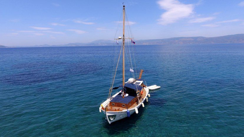 Calypso, boat rental for your Hydra Island Greece holidays.