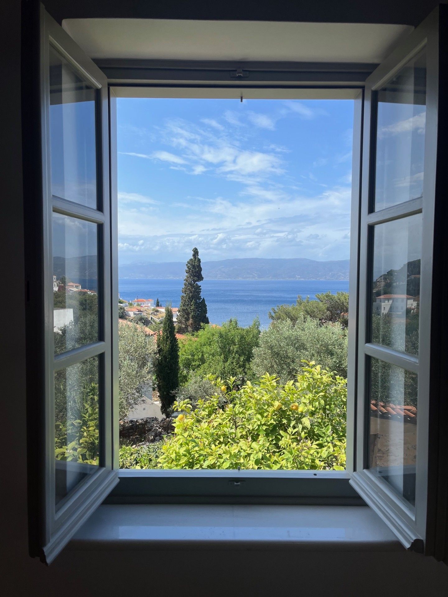 Analypsi House for holiday rentals on Hydra Island Greece. Perfect countryside house for a couple to enjoy wonderful scenery and views.