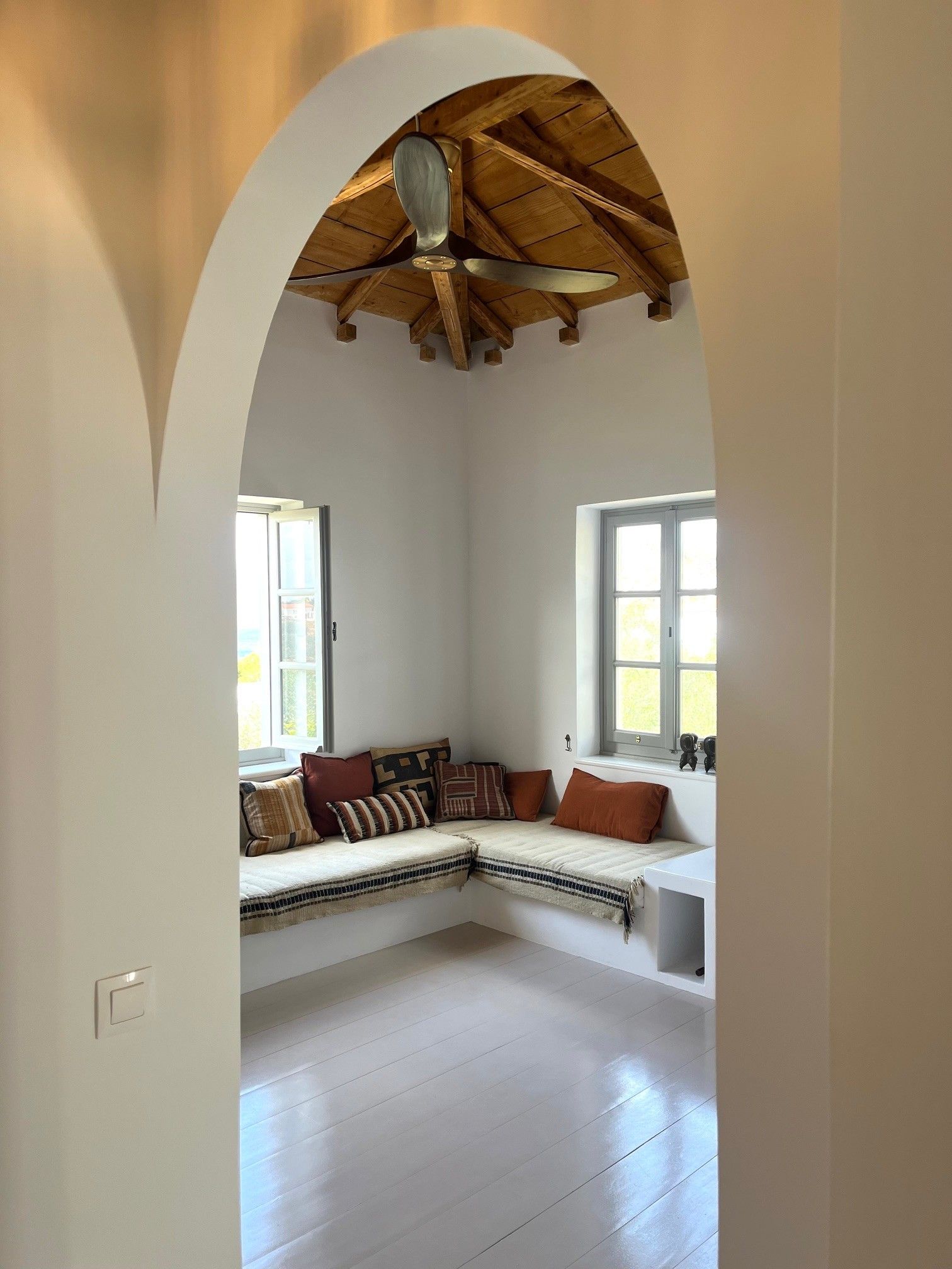 Analypsi House for holiday rentals on Hydra Island Greece. Perfect countryside house for a couple to enjoy wonderful scenery and views.