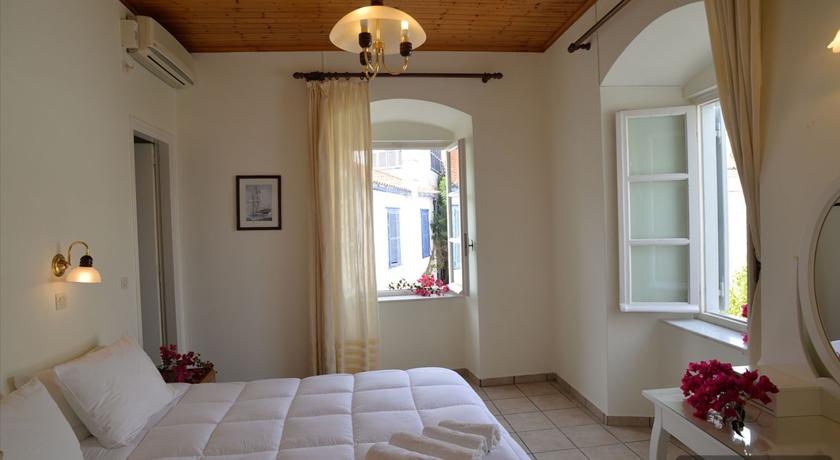 Areti Pension, inexpensive rooms in Hydra Town, accommodation on Hydra Island Greece.