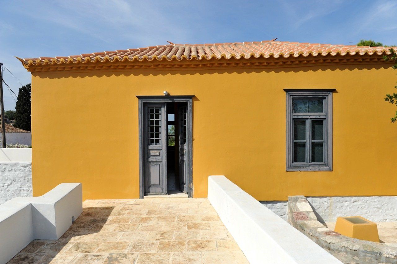 Pefko House, deluxe, VIP, private holiday house rental on Hydra Island Greece in Kiaffa.