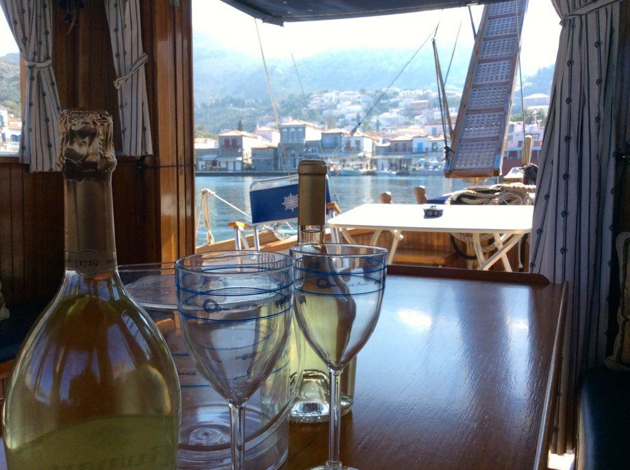 Calypso, boat rental for your Hydra Island Greece holidays.