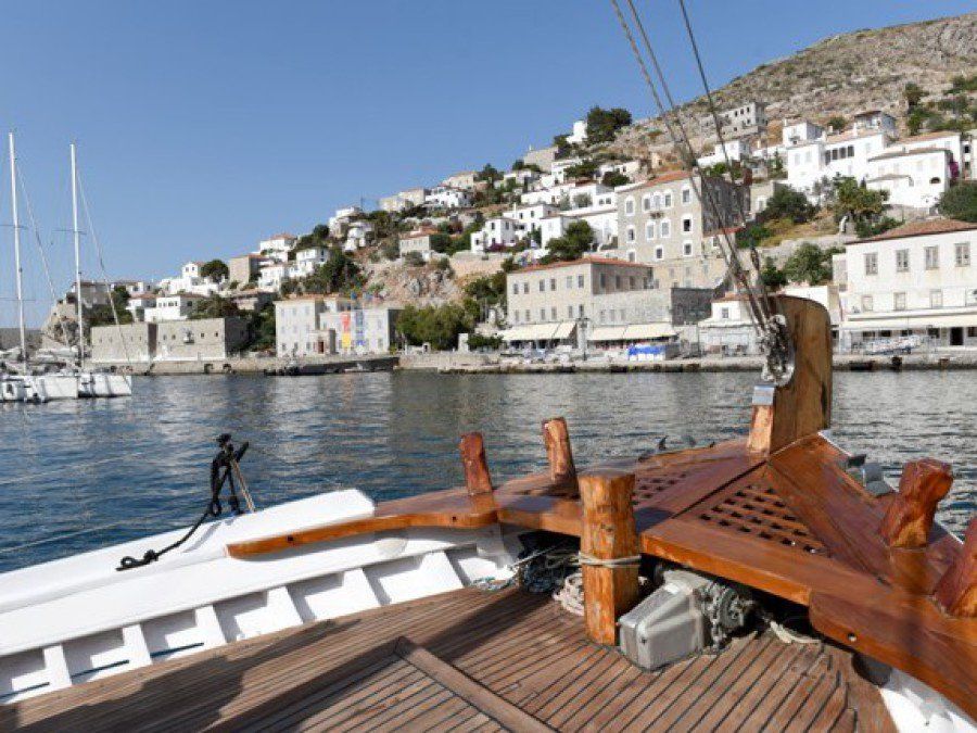 Calypso, boat rental for your Hydra Island Greece holidays.