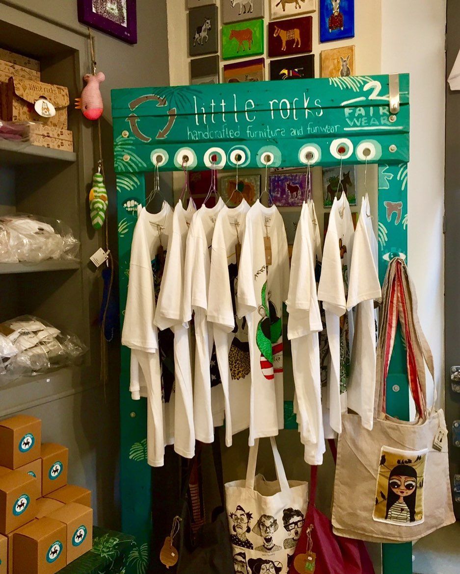 Donkeycat Gallery Shop on Hydra Island Greece, on the HYDRADIRECT shops & services pages