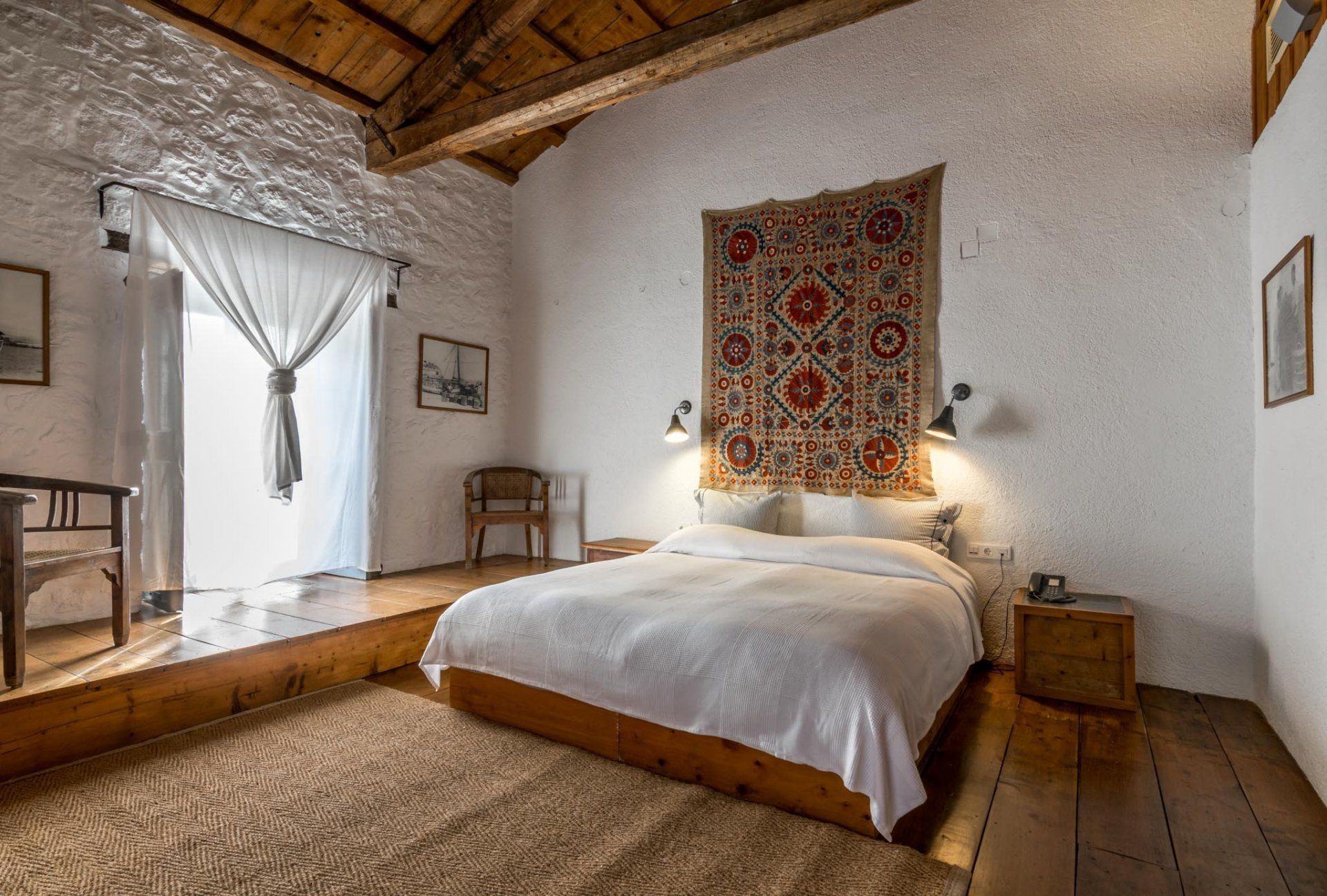 Bratsera Hotel - Hydra hotels, accommodation on Hydra Island Greece.