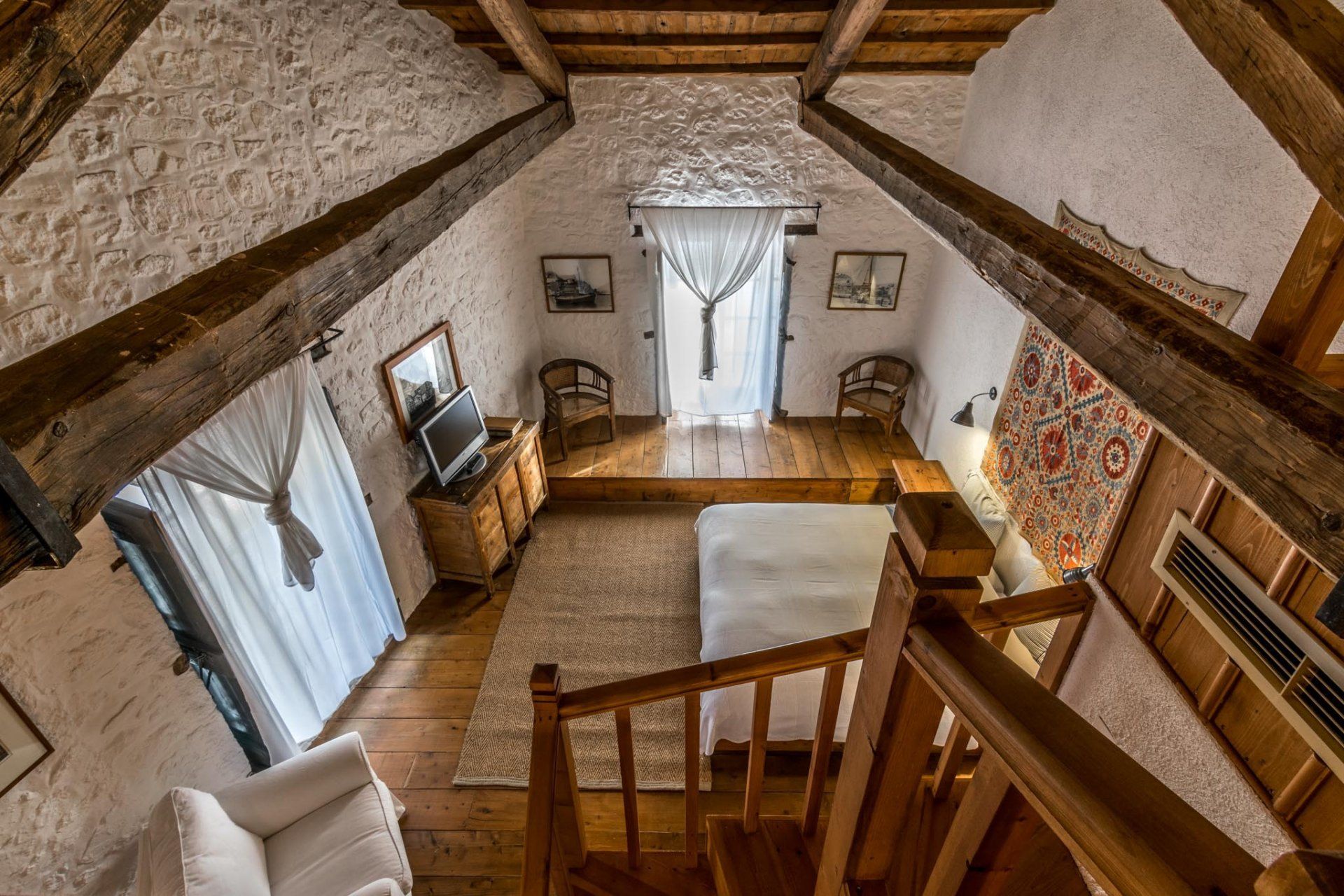 Bratsera Hotel - Hydra hotels, accommodation on Hydra Island Greece.