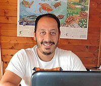 Vet, Dimitris Fytilis of Archelon is in charge of Meliti's care.