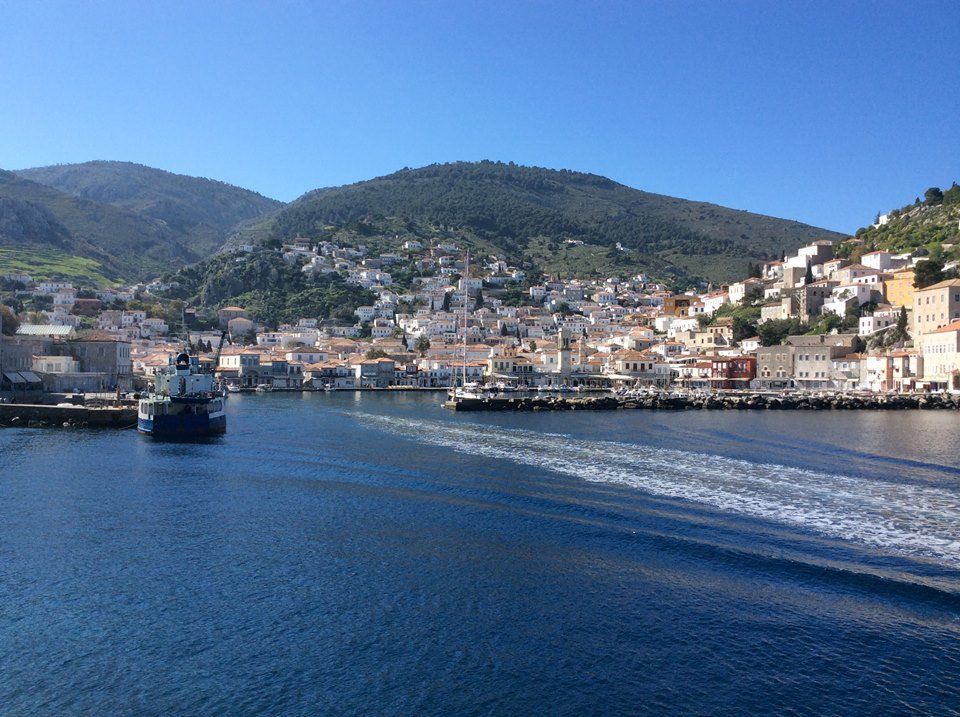 Hydra Harbour on Hydra Island Greece, what to expect of Hydra harbor. Copyright Kelsey Edwards of HydraDirect.