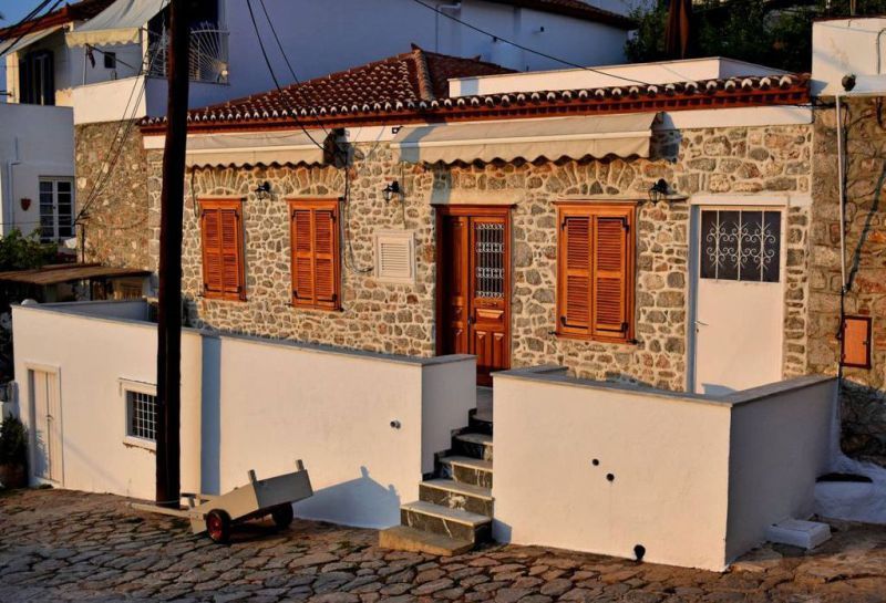 Hydra Dream Houses, Kamini - Private Holiday Houses on Hydra - Accommodation on Hydra Island Greece.
