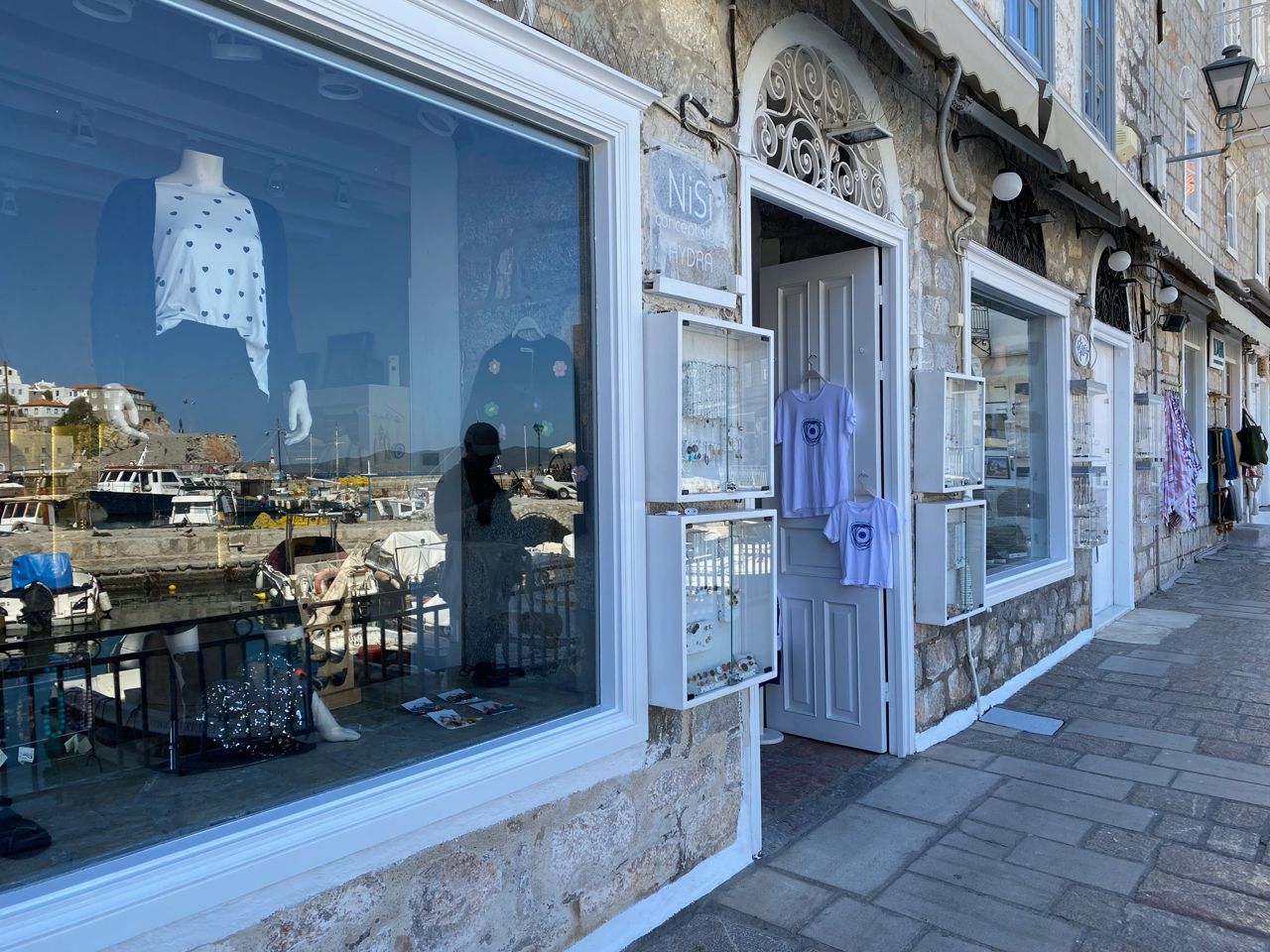 contact details for nisi Menswear shop on hydra island greece listed on the hydradirect.com website.