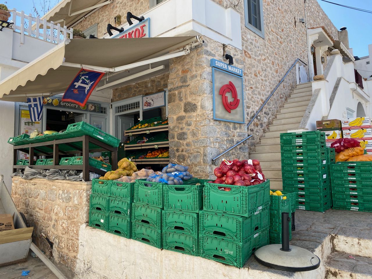 kritikos bexis supermarket on hydra island greece, food, supermarket, delicatessen, off licence, fresh fruit, fresh vegetable, grocery, organic food products