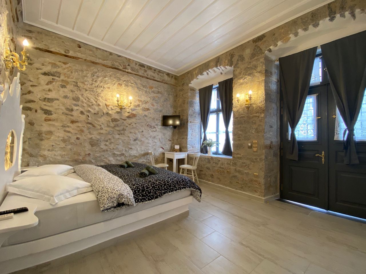 Studio Sunrise to rent in Hydra Town on Hydra Island Greece.