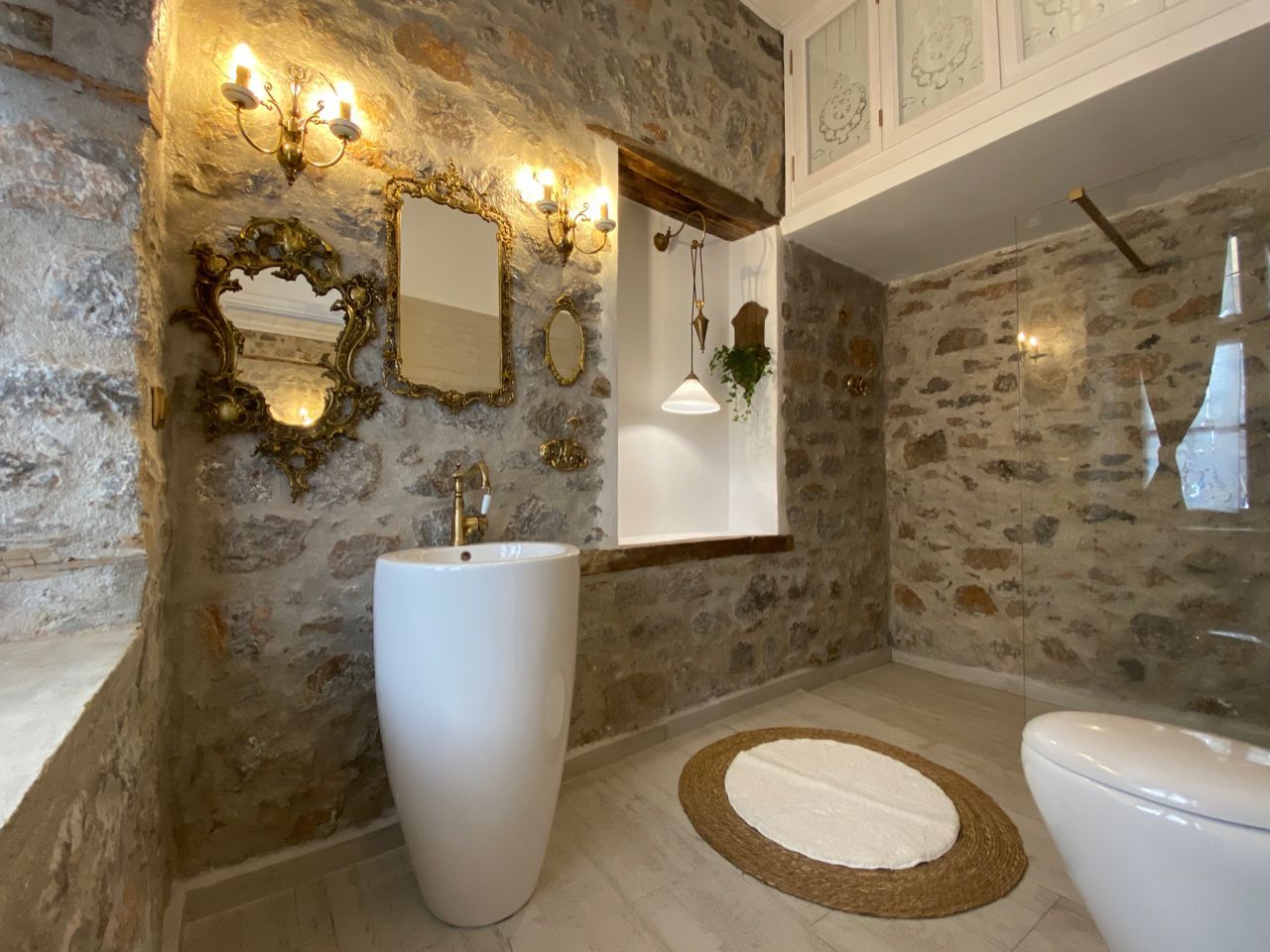 Studio Sunrise to rent in Hydra Town on Hydra Island Greece.