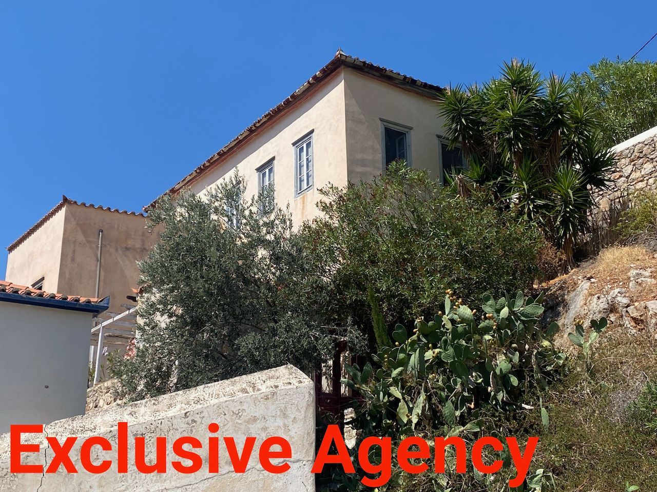 3 bedroom property for sale exclusively with Kelsey Edwards of Hydradirect and SaronicNet