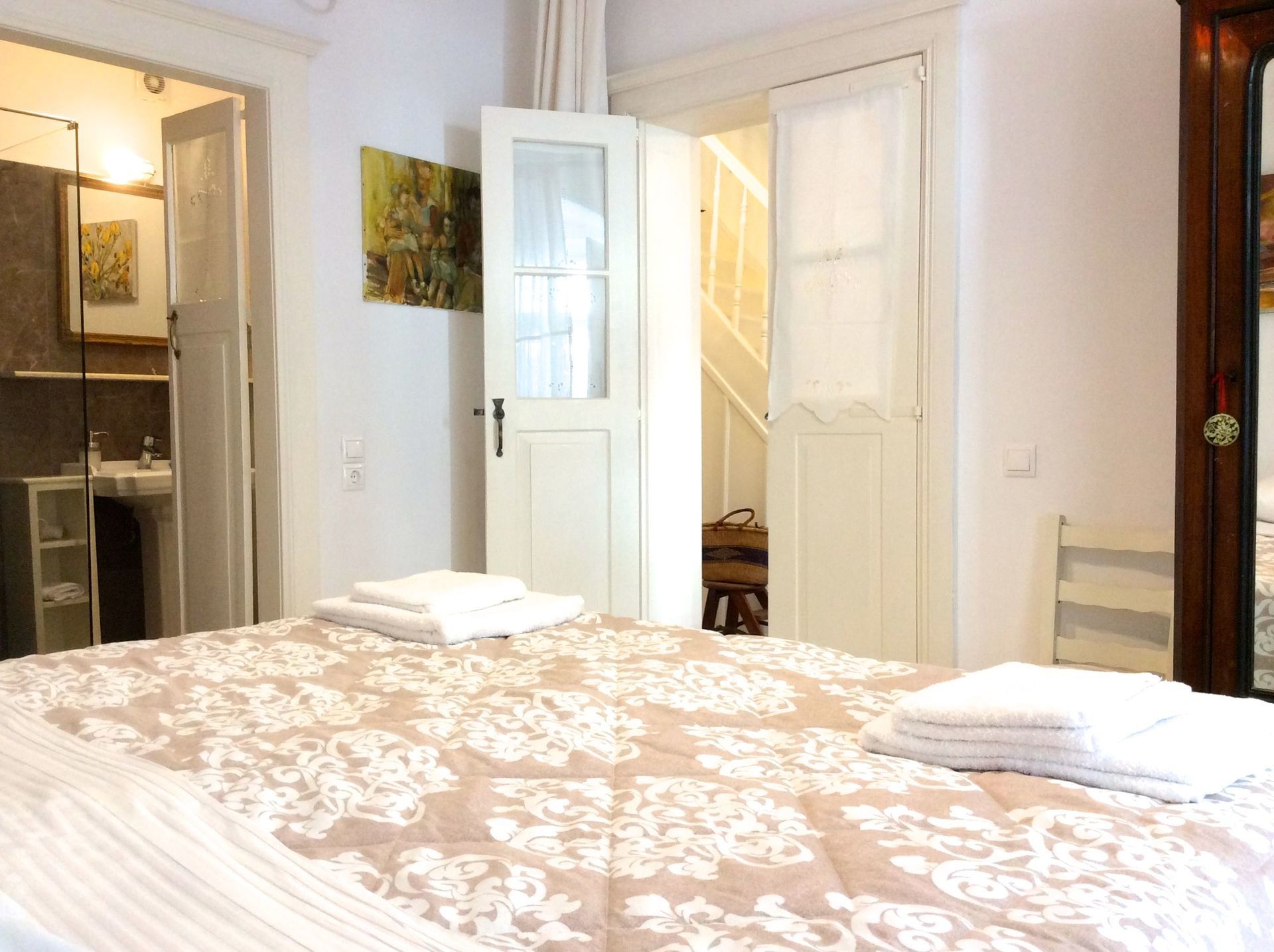 A Hydra House - Hydra holiday house rentals on Hydra Island Greece.