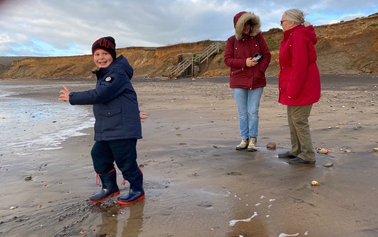 Cold but fun time on Brighstone Beach winter 2021