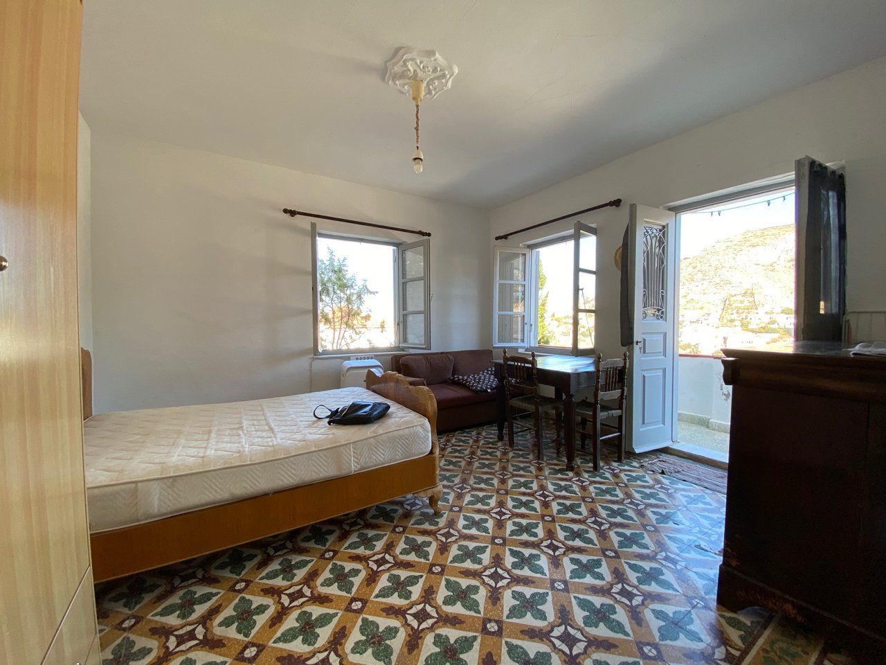 Detached studio for sale on Hydra Island Greece