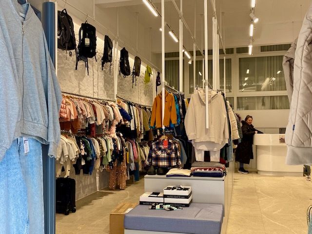 Direct contact details for Athlos Sportswear Shop on Hydra Island Greece..