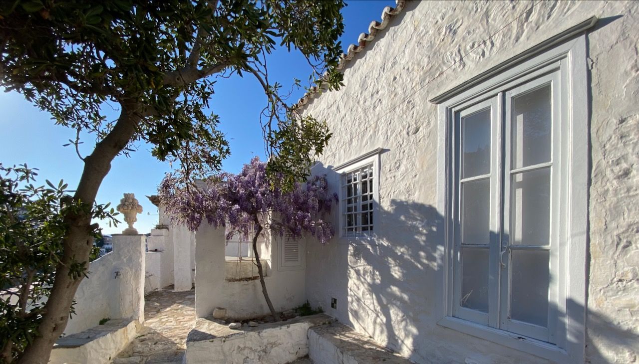 Ina's house to rent on hydra island greece