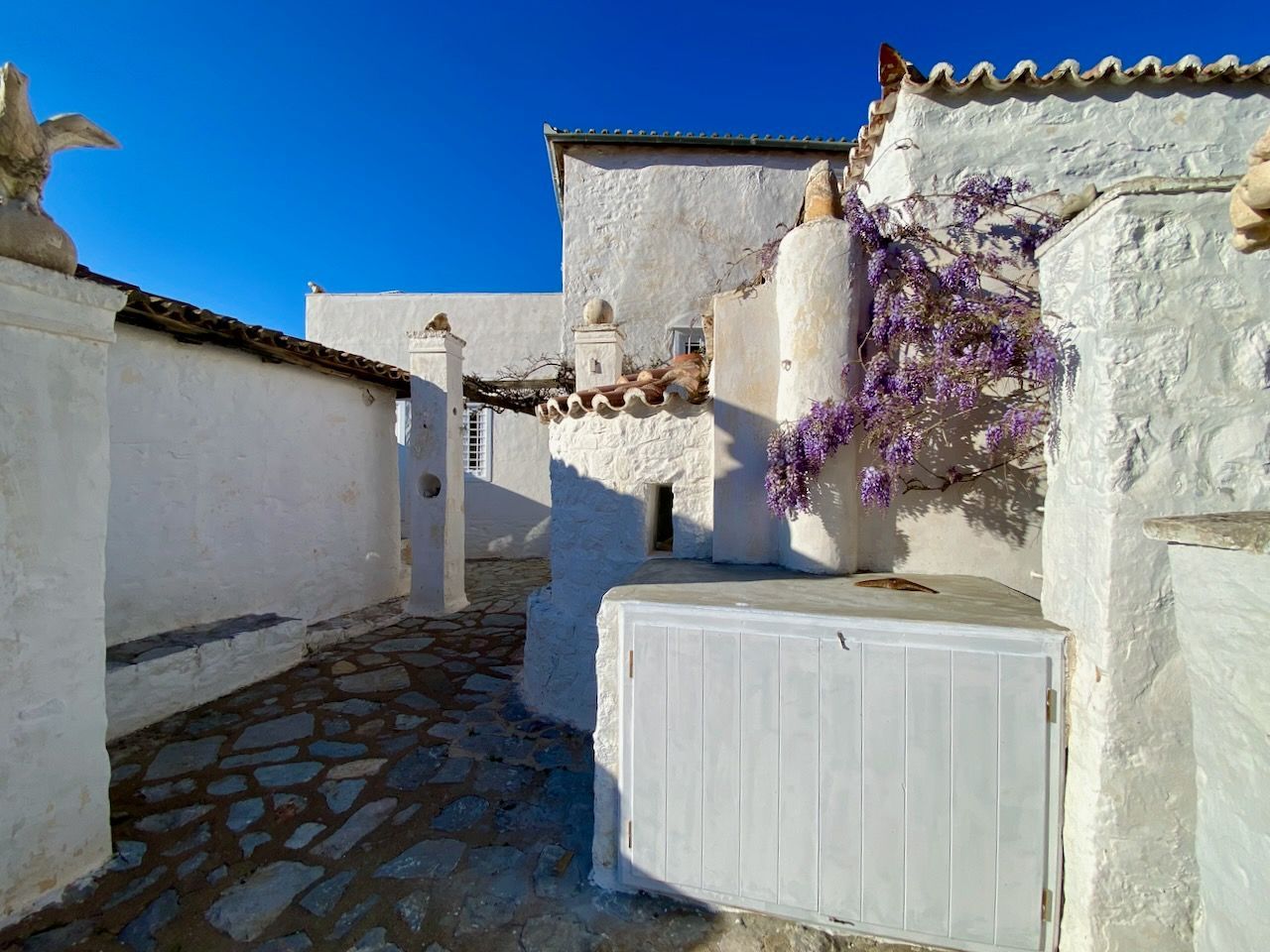 Ina's house to rent on hydra island greece
