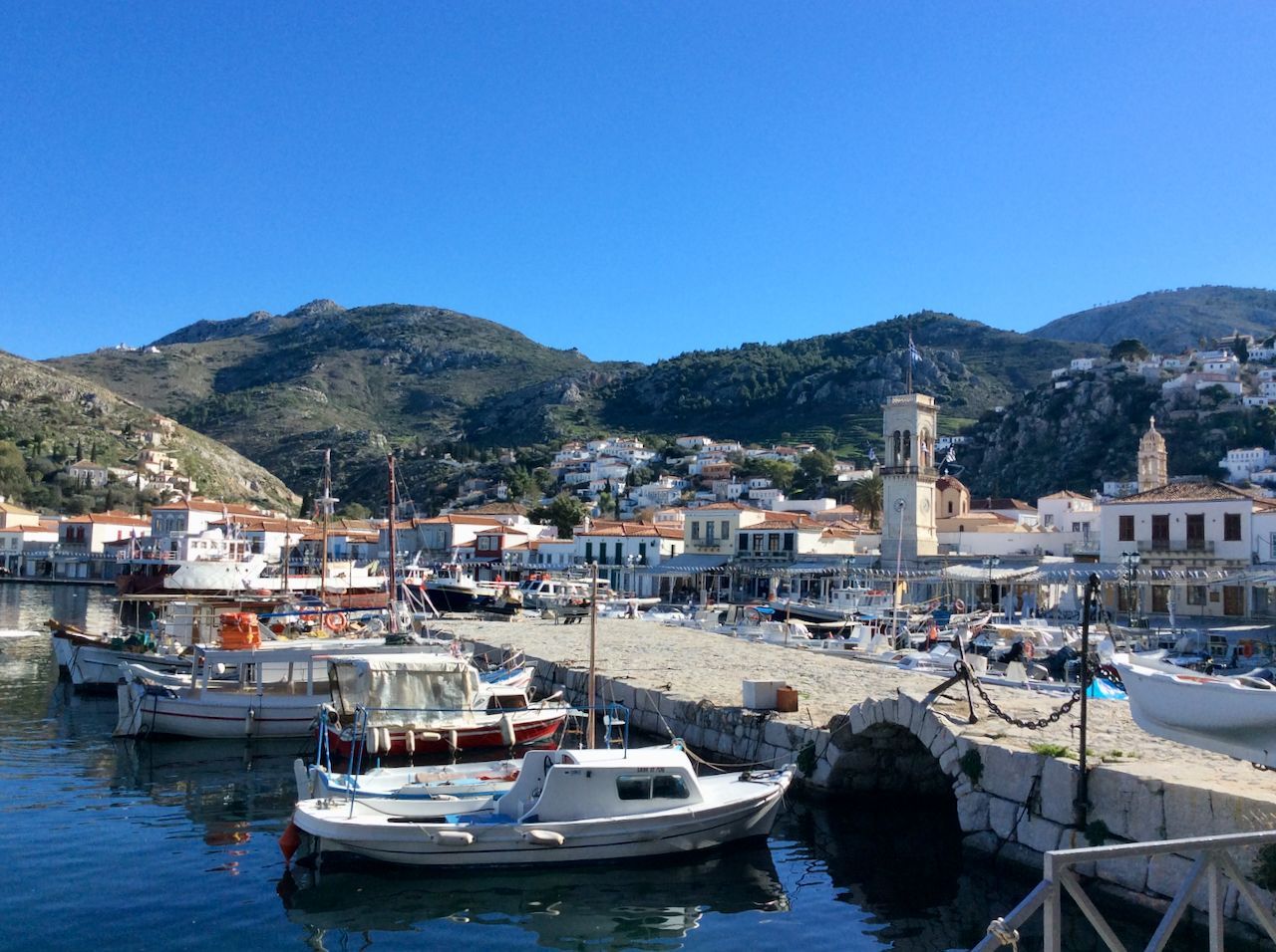 Hydra Island, discounted investment threshold at €400k compared to €800k on other Saronic Islands.
