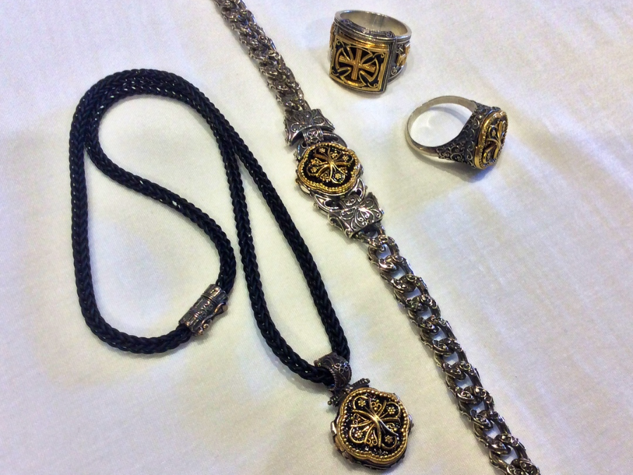 Mata Gold Fashion and Jewellery on Hydra Island Greece, on the HYDRADIRECT Shops & Services pages