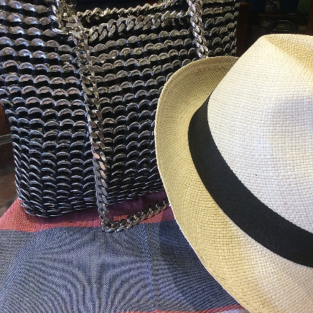 Mata Gold Fashion and Jewellery on Hydra Island Greece, on the HYDRADIRECT Shops & Services pages