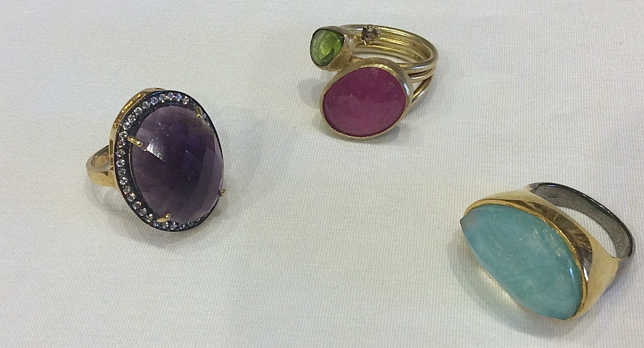 Mata Gold Fashion and Jewellery on Hydra Island Greece, on the HYDRADIRECT Shops & Services pages