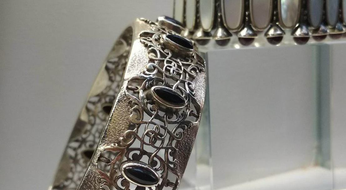 Marialena Maramenou Jewellery on Hydra Island Greece, on the HYDRADIRECT Shops & Services pages